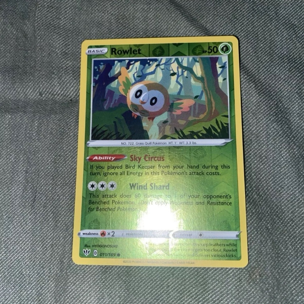Rowlet Pokémon Trading Card